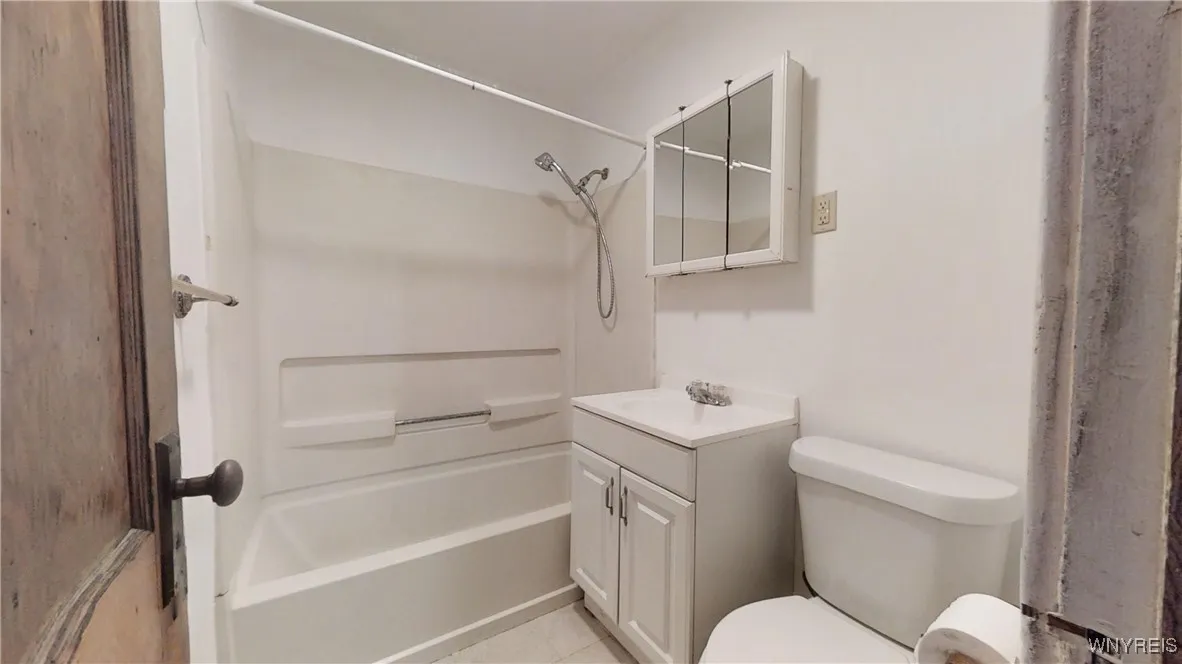 236 Ensminger Road, Tonawanda-town, New York 14150, Tonawanda, New York 14150, 4 Bedrooms Bedrooms, ,2 BathroomsBathrooms,Residential,Closed,236 Ensminger Road, Tonawanda-town, New York 14150,0,B1587078