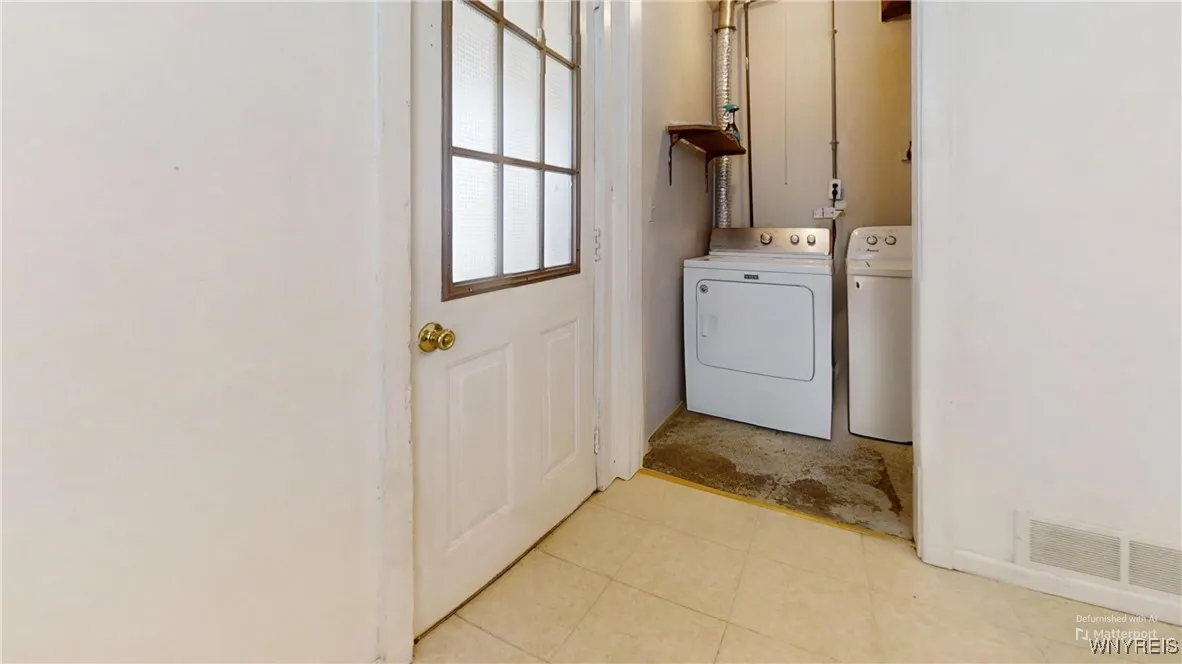 236 Ensminger Road, Tonawanda-town, New York 14150, Tonawanda, New York 14150, 4 Bedrooms Bedrooms, ,2 BathroomsBathrooms,Residential,Closed,236 Ensminger Road, Tonawanda-town, New York 14150,0,B1587078