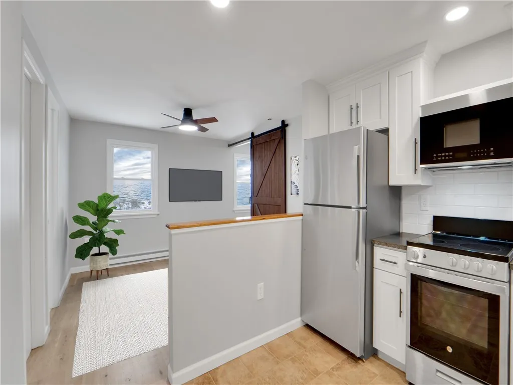227 Lake Road B, Webster, New York 14580, Webster, New York 14580, 1 Bedroom Bedrooms, 3 Rooms Rooms,1 BathroomBathrooms,Residential Lease,For Rent,227 Lake Road B, Webster, New York 14580,R1586855