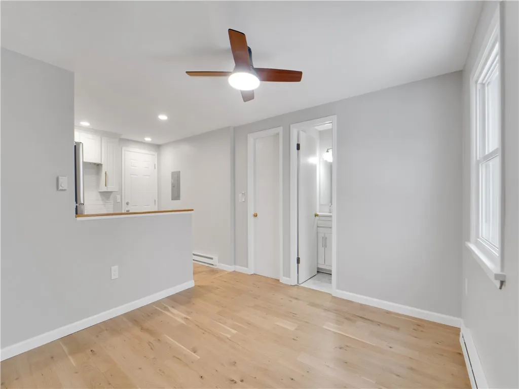 227 Lake Road B, Webster, New York 14580, Webster, New York 14580, 1 Bedroom Bedrooms, 3 Rooms Rooms,1 BathroomBathrooms,Residential Lease,For Rent,227 Lake Road B, Webster, New York 14580,R1586855