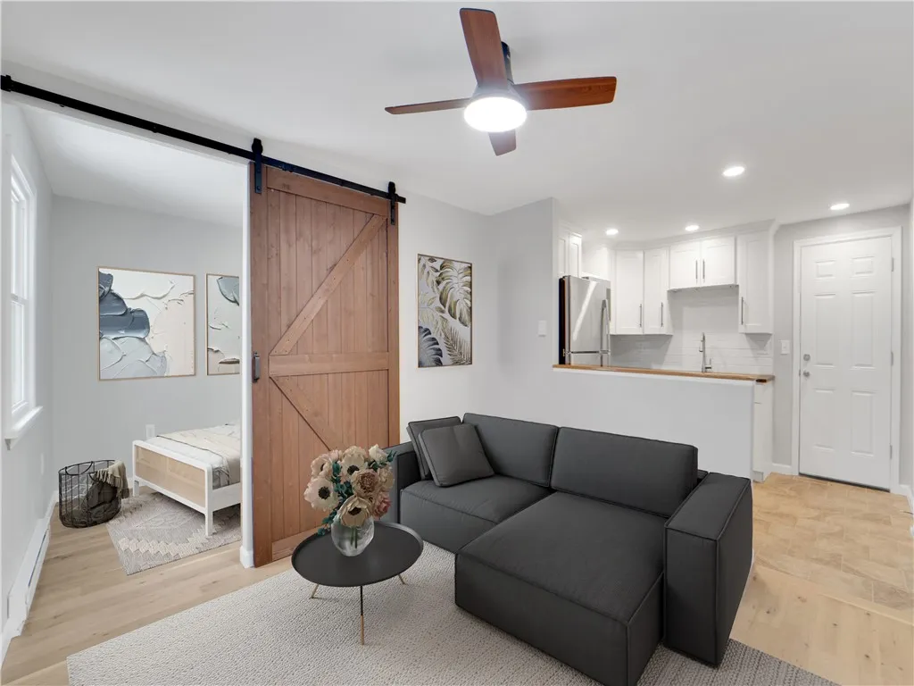 227 Lake Road B, Webster, New York 14580, Webster, New York 14580, 1 Bedroom Bedrooms, 3 Rooms Rooms,1 BathroomBathrooms,Residential Lease,For Rent,227 Lake Road B, Webster, New York 14580,R1586855