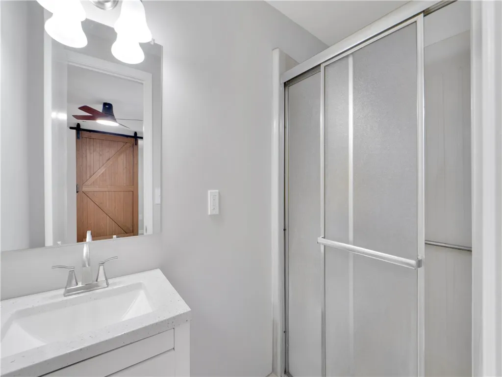 227 Lake Road B, Webster, New York 14580, Webster, New York 14580, 1 Bedroom Bedrooms, 3 Rooms Rooms,1 BathroomBathrooms,Residential Lease,For Rent,227 Lake Road B, Webster, New York 14580,R1586855