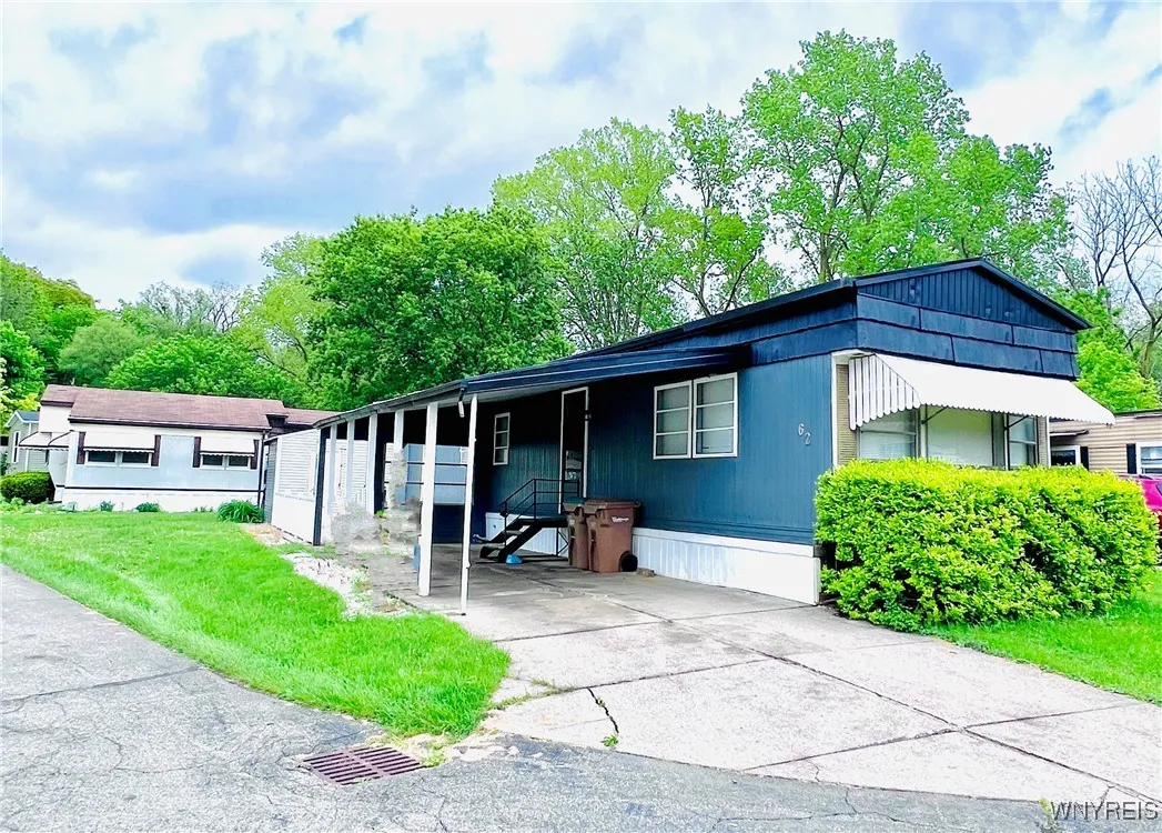 62 Carefree Lane, Cheektowaga, New York 14227, Cheektowaga, New York 14227, 2 Bedrooms Bedrooms, 5 Rooms Rooms,1 BathroomBathrooms,Residential,For Sale,62 Carefree Lane, Cheektowaga, New York 14227,B1587163