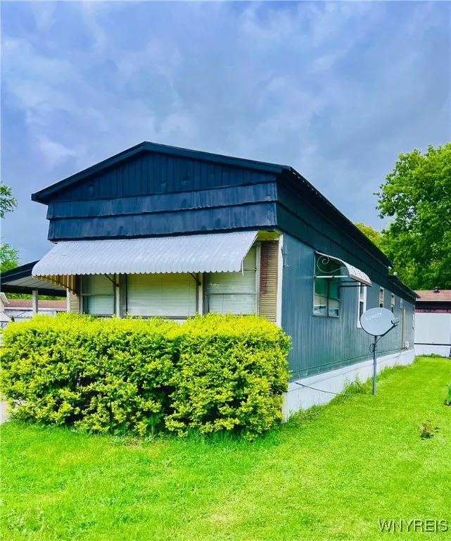 62 Carefree Lane, Cheektowaga, New York 14227, Cheektowaga, New York 14227, 2 Bedrooms Bedrooms, 5 Rooms Rooms,1 BathroomBathrooms,Residential,For Sale,62 Carefree Lane, Cheektowaga, New York 14227,B1587163