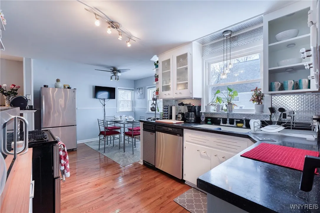 277 Ferndale Avenue, Tonawanda-town, New York 1421, Tonawanda, New York 14217, 4 Bedrooms Bedrooms, 7 Rooms Rooms,2 BathroomsBathrooms,Residential,Closed,277 Ferndale Avenue, Tonawanda-town, New York 1421,0,B1586691