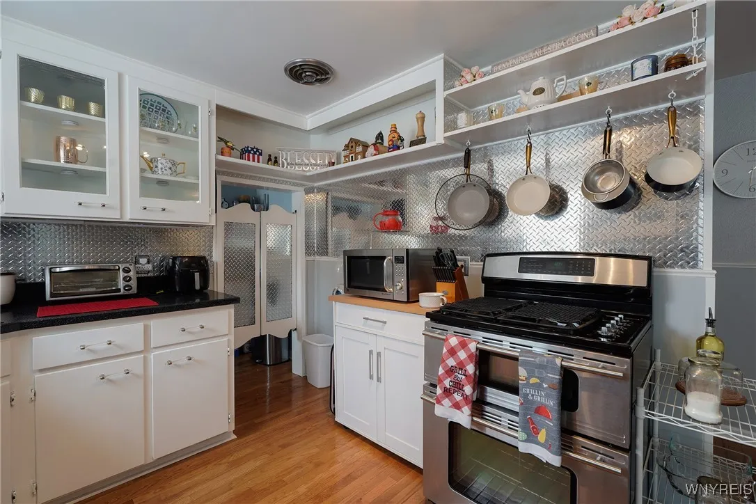 277 Ferndale Avenue, Tonawanda-town, New York 1421, Tonawanda, New York 14217, 4 Bedrooms Bedrooms, 7 Rooms Rooms,2 BathroomsBathrooms,Residential,Closed,277 Ferndale Avenue, Tonawanda-town, New York 1421,0,B1586691