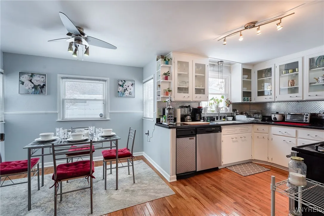 277 Ferndale Avenue, Tonawanda-town, New York 1421, Tonawanda, New York 14217, 4 Bedrooms Bedrooms, 7 Rooms Rooms,2 BathroomsBathrooms,Residential,Closed,277 Ferndale Avenue, Tonawanda-town, New York 1421,0,B1586691