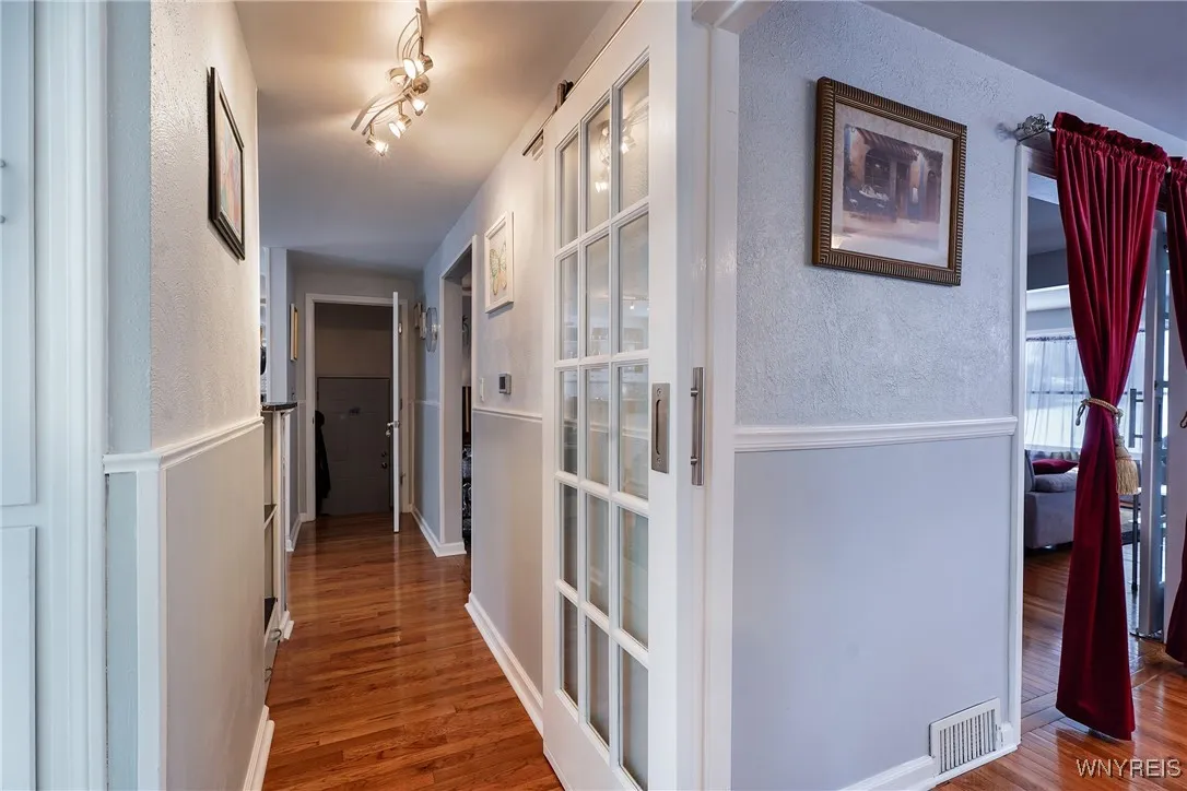 277 Ferndale Avenue, Tonawanda-town, New York 1421, Tonawanda, New York 14217, 4 Bedrooms Bedrooms, 7 Rooms Rooms,2 BathroomsBathrooms,Residential,Closed,277 Ferndale Avenue, Tonawanda-town, New York 1421,0,B1586691