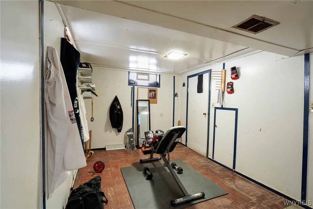 277 Ferndale Avenue, Tonawanda-town, New York 1421, Tonawanda, New York 14217, 4 Bedrooms Bedrooms, 7 Rooms Rooms,2 BathroomsBathrooms,Residential,Closed,277 Ferndale Avenue, Tonawanda-town, New York 1421,0,B1586691