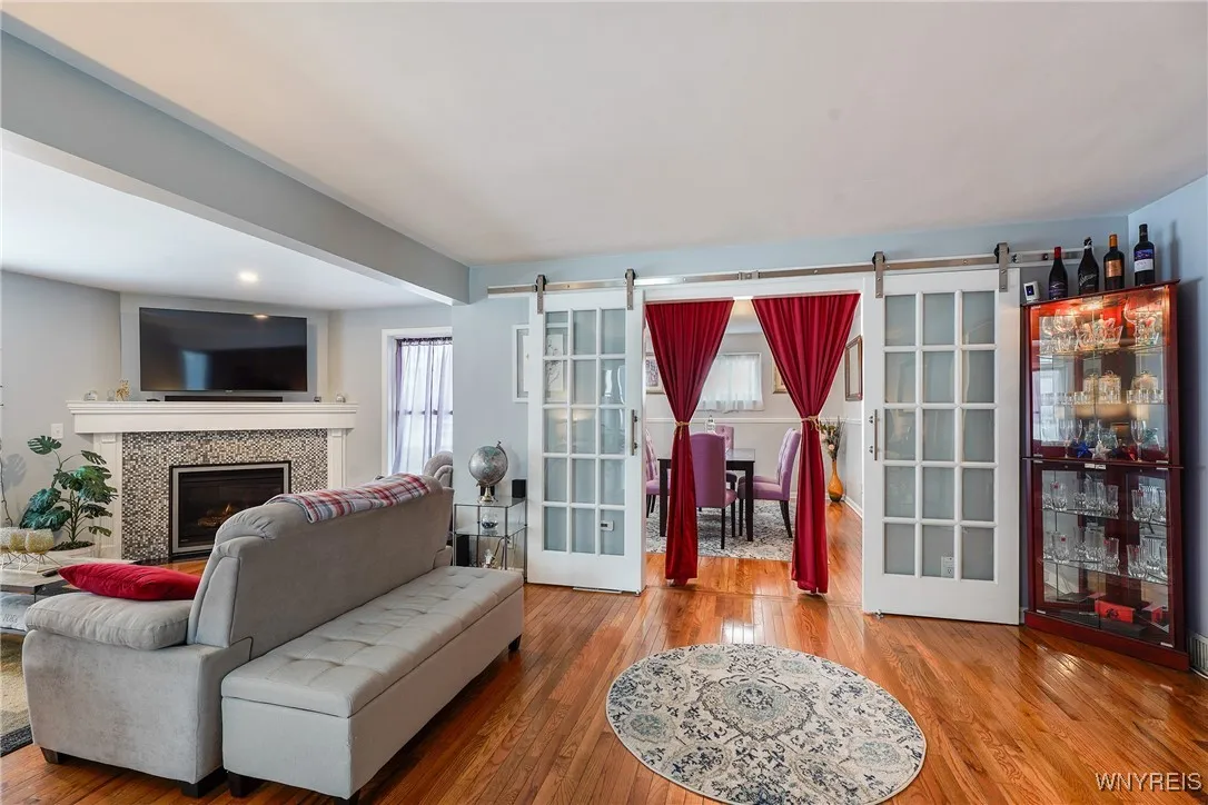 277 Ferndale Avenue, Tonawanda-town, New York 1421, Tonawanda, New York 14217, 4 Bedrooms Bedrooms, 7 Rooms Rooms,2 BathroomsBathrooms,Residential,Closed,277 Ferndale Avenue, Tonawanda-town, New York 1421,0,B1586691