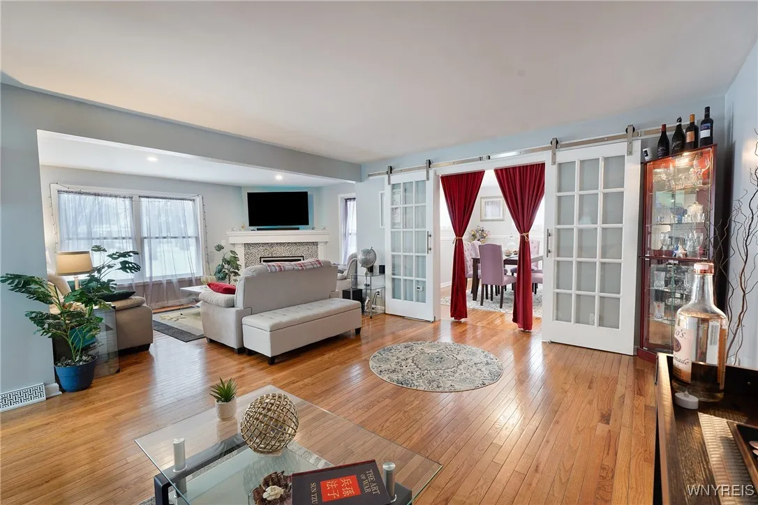 277 Ferndale Avenue, Tonawanda-town, New York 1421, Tonawanda, New York 14217, 4 Bedrooms Bedrooms, 7 Rooms Rooms,2 BathroomsBathrooms,Residential,Closed,277 Ferndale Avenue, Tonawanda-town, New York 1421,0,B1586691