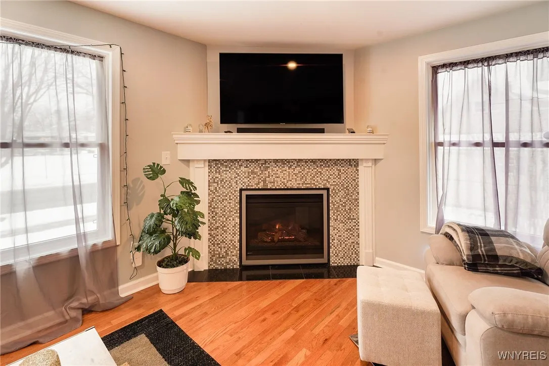 277 Ferndale Avenue, Tonawanda-town, New York 1421, Tonawanda, New York 14217, 4 Bedrooms Bedrooms, 7 Rooms Rooms,2 BathroomsBathrooms,Residential,Closed,277 Ferndale Avenue, Tonawanda-town, New York 1421,0,B1586691