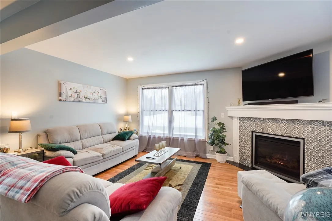 277 Ferndale Avenue, Tonawanda-town, New York 1421, Tonawanda, New York 14217, 4 Bedrooms Bedrooms, 7 Rooms Rooms,2 BathroomsBathrooms,Residential,Closed,277 Ferndale Avenue, Tonawanda-town, New York 1421,0,B1586691