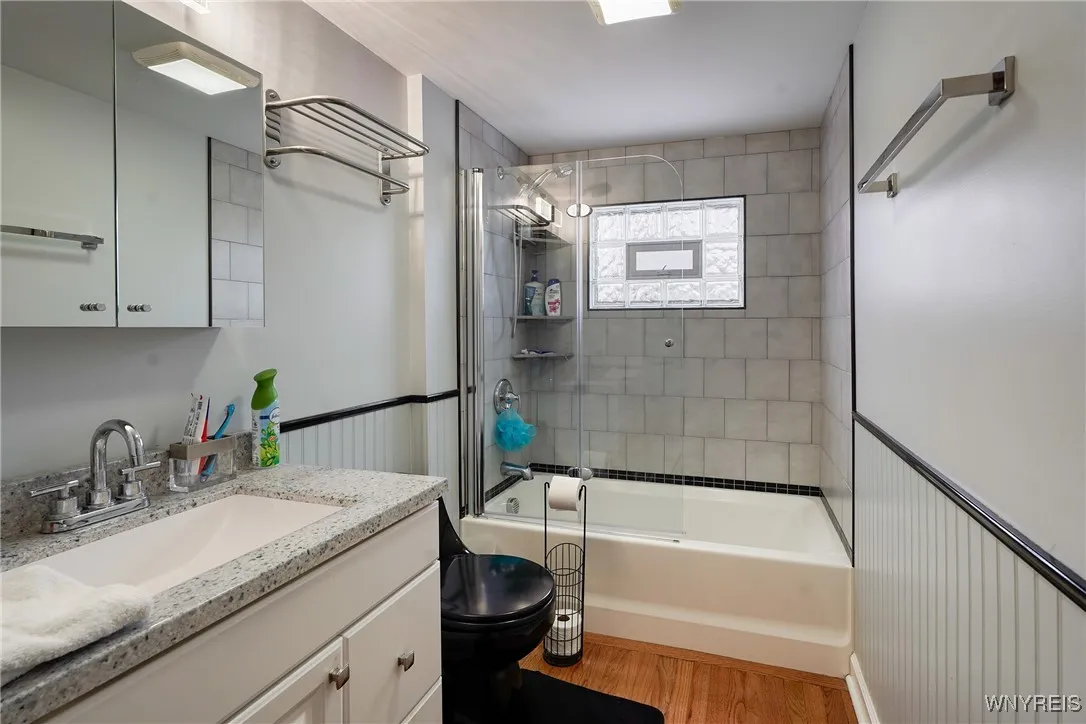 2nd floor full bath