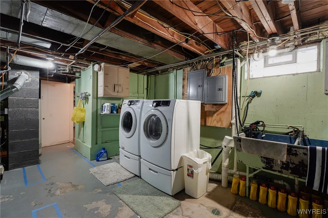 277 Ferndale Avenue, Tonawanda-town, New York 1421, Tonawanda, New York 14217, 4 Bedrooms Bedrooms, 7 Rooms Rooms,2 BathroomsBathrooms,Residential,Closed,277 Ferndale Avenue, Tonawanda-town, New York 1421,0,B1586691