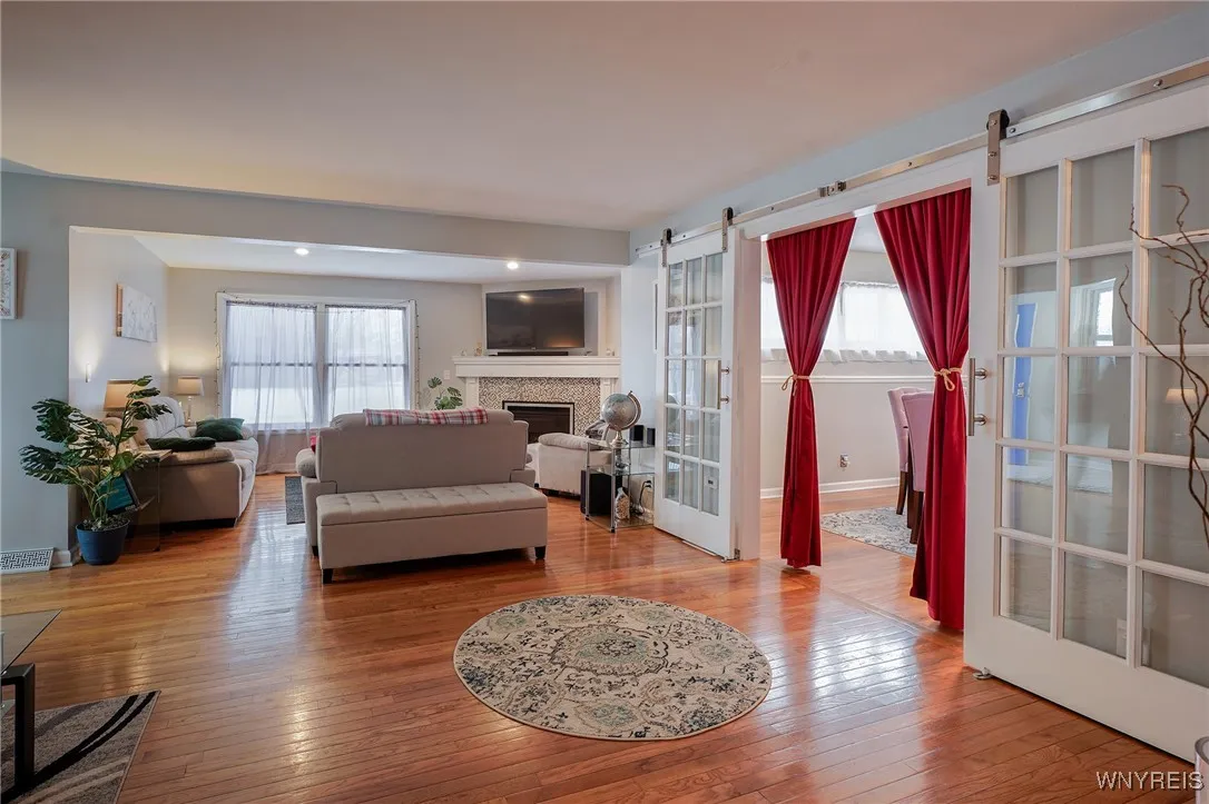 277 Ferndale Avenue, Tonawanda-town, New York 1421, Tonawanda, New York 14217, 4 Bedrooms Bedrooms, 7 Rooms Rooms,2 BathroomsBathrooms,Residential,Closed,277 Ferndale Avenue, Tonawanda-town, New York 1421,0,B1586691