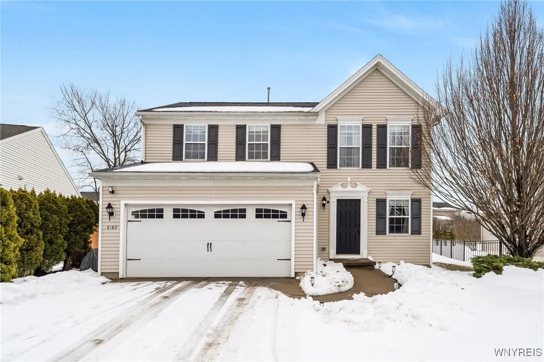 6182 Woodford Dr, Hamburg, New York 14085, Hamburg, New York 14085, 3 Bedrooms Bedrooms, 5 Rooms Rooms,2 BathroomsBathrooms,Residential,Closed,6182 Woodford Dr, Hamburg, New York 14085,0,B1587364