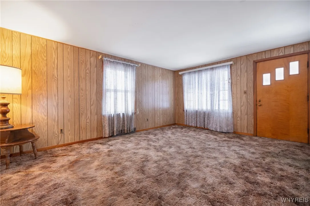 287 Fenton Street, Buffalo, New York 14206, Buffalo, New York 14206, 4 Bedrooms Bedrooms, 7 Rooms Rooms,1 BathroomBathrooms,Residential,Closed,287 Fenton Street, Buffalo, New York 14206,0,B1587327