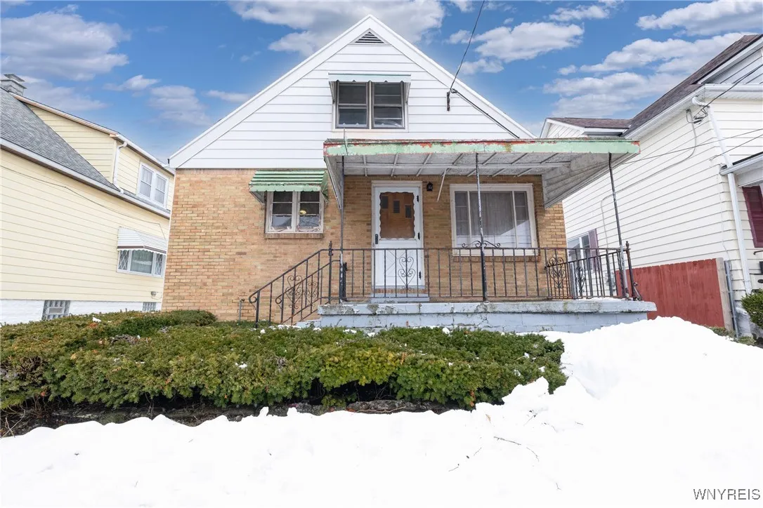 287 Fenton Street, Buffalo, New York 14206, Buffalo, New York 14206, 4 Bedrooms Bedrooms, 7 Rooms Rooms,1 BathroomBathrooms,Residential,Closed,287 Fenton Street, Buffalo, New York 14206,0,B1587327