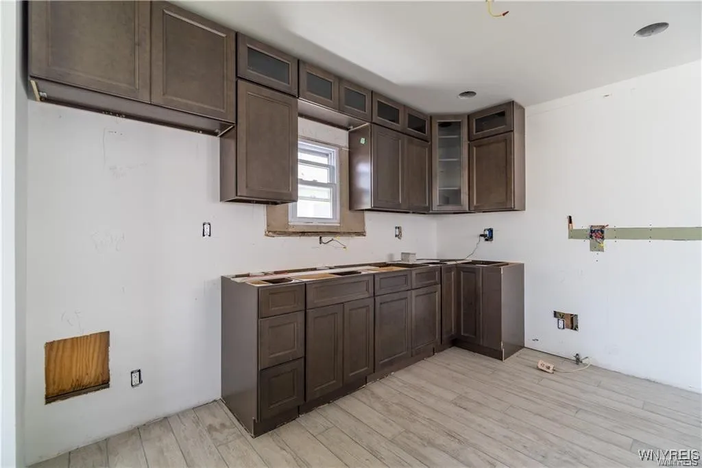 270 E Hazeltine Avenue, Tonawanda-town, New York 1, Tonawanda, New York 14217, 4 Bedrooms Bedrooms, 7 Rooms Rooms,2 BathroomsBathrooms,Residential,Closed,270 E Hazeltine Avenue, Tonawanda-town, New York 1,0,B1587451