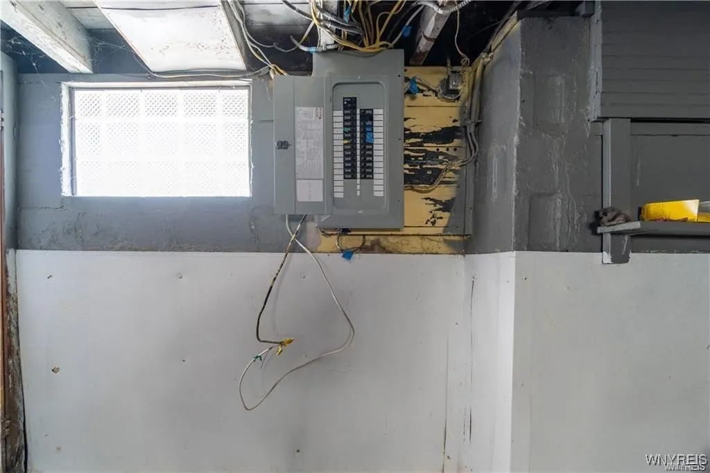 270 E Hazeltine Avenue, Tonawanda-town, New York 1, Tonawanda, New York 14217, 4 Bedrooms Bedrooms, 7 Rooms Rooms,2 BathroomsBathrooms,Residential,Closed,270 E Hazeltine Avenue, Tonawanda-town, New York 1,0,B1587451