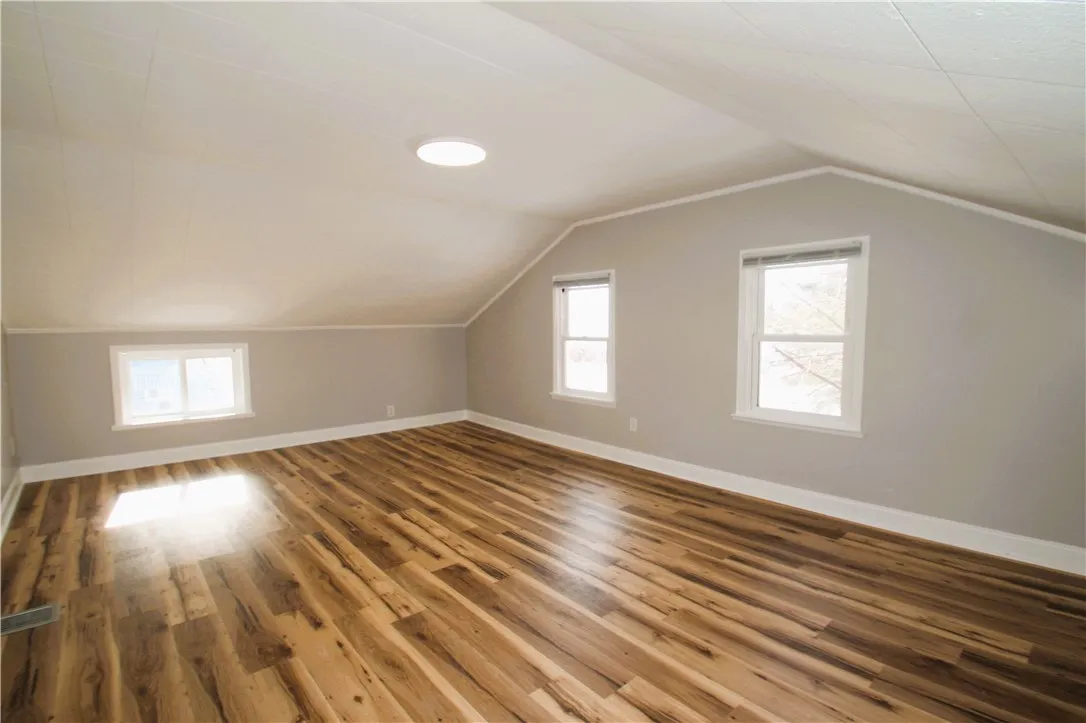 Huge 2nd Floor bedroom