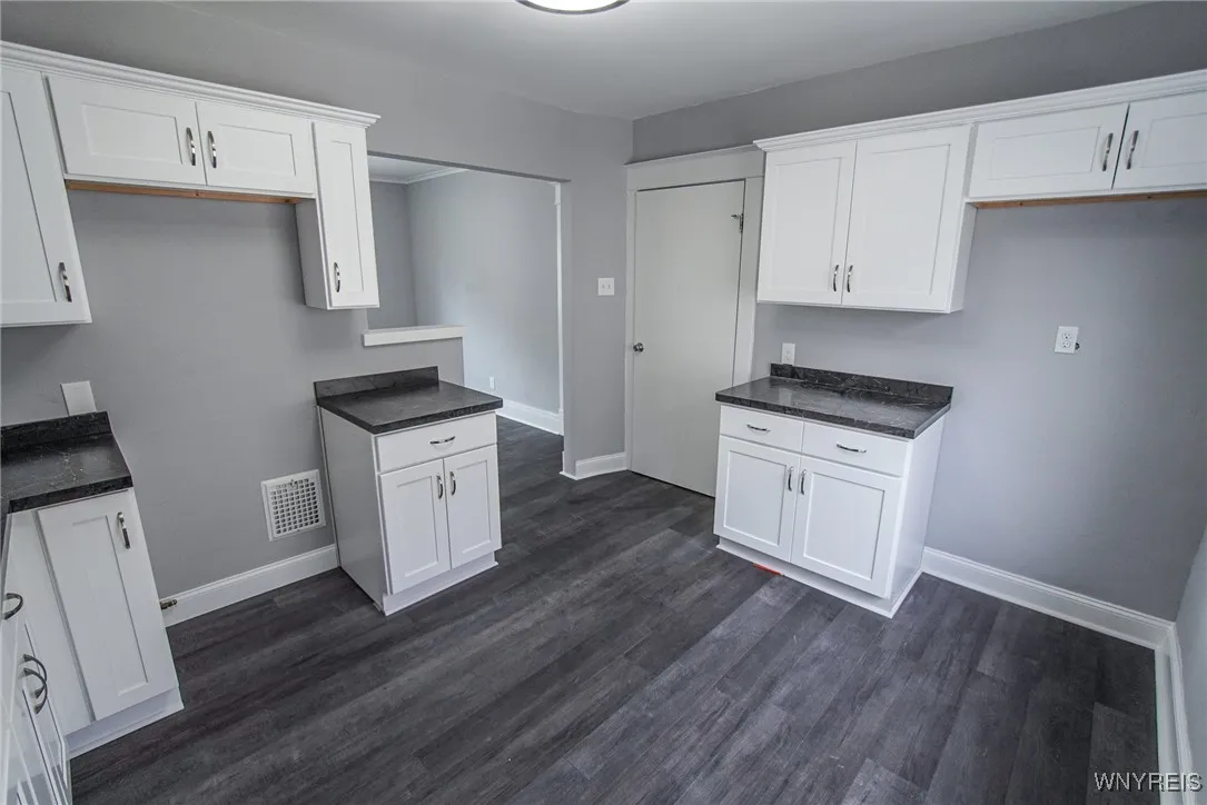 368 Cumberland Avenue, Buffalo, New York 14220, Buffalo, New York 14220, 6 Bedrooms Bedrooms, ,2 BathroomsBathrooms,Residential,Closed,368 Cumberland Avenue, Buffalo, New York 14220,0,B1587027