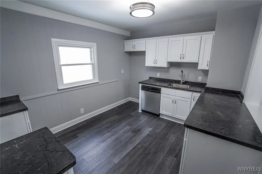 368 Cumberland Avenue, Buffalo, New York 14220, Buffalo, New York 14220, 6 Bedrooms Bedrooms, ,2 BathroomsBathrooms,Residential,Closed,368 Cumberland Avenue, Buffalo, New York 14220,0,B1587027