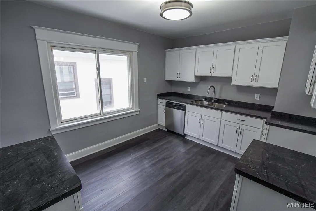 368 Cumberland Avenue, Buffalo, New York 14220, Buffalo, New York 14220, 6 Bedrooms Bedrooms, ,2 BathroomsBathrooms,Residential,Closed,368 Cumberland Avenue, Buffalo, New York 14220,0,B1587027