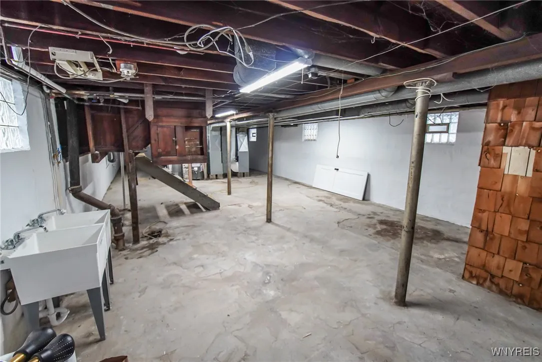 368 Cumberland Avenue, Buffalo, New York 14220, Buffalo, New York 14220, 6 Bedrooms Bedrooms, ,2 BathroomsBathrooms,Residential,Closed,368 Cumberland Avenue, Buffalo, New York 14220,0,B1587027
