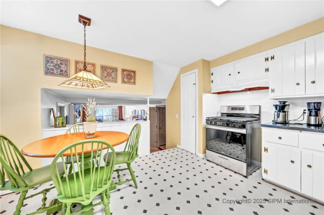Kitchen - View 5