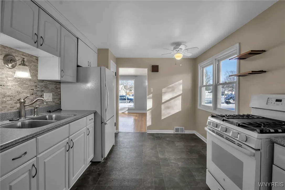 89 Pearce Drive, Amherst, New York 14226, Amherst, New York 14226, 2 Bedrooms Bedrooms, 5 Rooms Rooms,1 BathroomBathrooms,Residential Lease,Closed,89 Pearce Drive, Amherst, New York 14226,0,B1587593