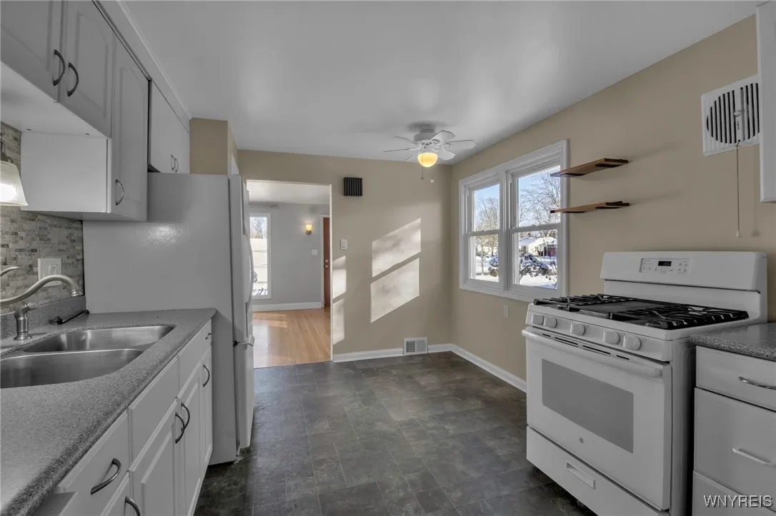 89 Pearce Drive, Amherst, New York 14226, Amherst, New York 14226, 2 Bedrooms Bedrooms, 5 Rooms Rooms,1 BathroomBathrooms,Residential Lease,Closed,89 Pearce Drive, Amherst, New York 14226,0,B1587593