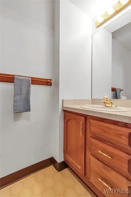 2167 Hobblebush Lane, Hamburg, New York 14085, Hamburg, New York 14085, 3 Bedrooms Bedrooms, 8 Rooms Rooms,1 BathroomBathrooms,Residential,Closed,2167 Hobblebush Lane, Hamburg, New York 14085,0,B1587448