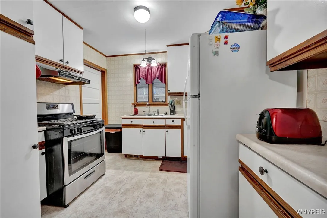 23 Elm Street, Hanover, New York 14136, Hanover, New York 14136, 3 Bedrooms Bedrooms, 7 Rooms Rooms,2 BathroomsBathrooms,Residential,Closed,23 Elm Street, Hanover, New York 14136,0,B1586334