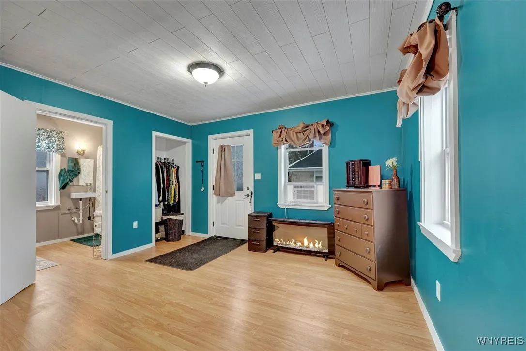 23 Elm Street, Hanover, New York 14136, Hanover, New York 14136, 3 Bedrooms Bedrooms, 7 Rooms Rooms,2 BathroomsBathrooms,Residential,Closed,23 Elm Street, Hanover, New York 14136,0,B1586334