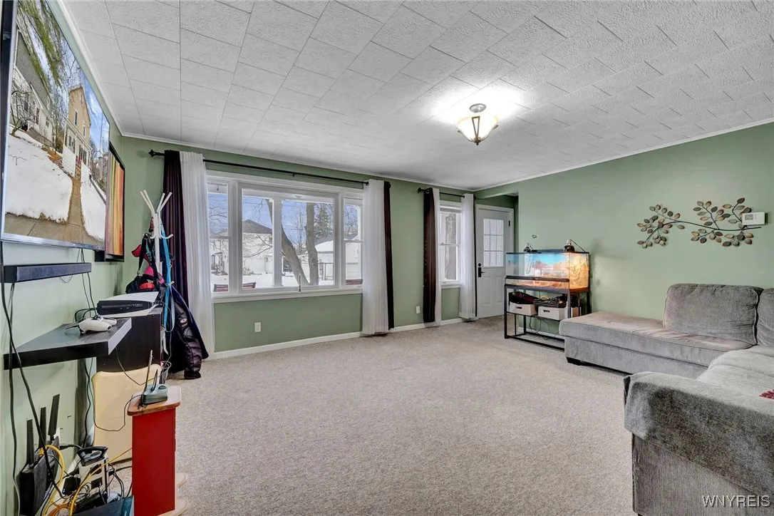 23 Elm Street, Hanover, New York 14136, Hanover, New York 14136, 3 Bedrooms Bedrooms, 7 Rooms Rooms,2 BathroomsBathrooms,Residential,Closed,23 Elm Street, Hanover, New York 14136,0,B1586334