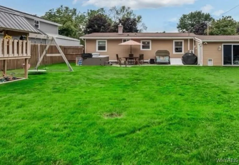 115 Brookwood Drive, Hamburg, New York 14075, Hamburg, New York 14075, 3 Bedrooms Bedrooms, 5 Rooms Rooms,1 BathroomBathrooms,Residential,Closed,115 Brookwood Drive, Hamburg, New York 14075,0,B1587599