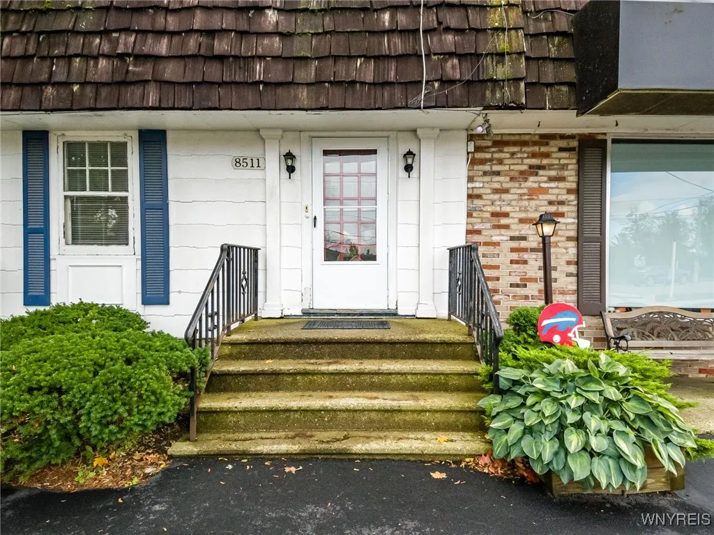 8511 Sheridan Drive 2, Clarence, New York 14221, Clarence, New York 14221, 2 Bedrooms Bedrooms, 4 Rooms Rooms,1 BathroomBathrooms,Residential Lease,Closed,8511 Sheridan Drive 2, Clarence, New York 14221,0,B1587811