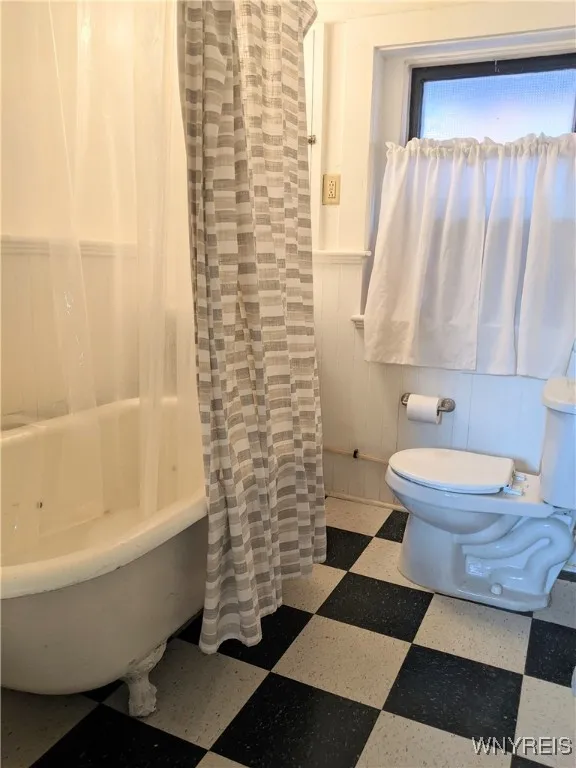 Bathroom features clawfoot tub