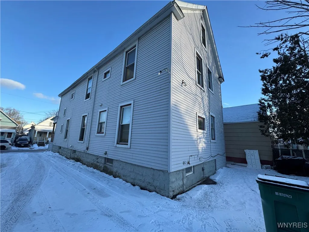 136 Longnecker Street, Buffalo, New York 14206, Buffalo, New York 14206, 6 Bedrooms Bedrooms, ,2 BathroomsBathrooms,Residential,Closed,136 Longnecker Street, Buffalo, New York 14206,0,B1587557