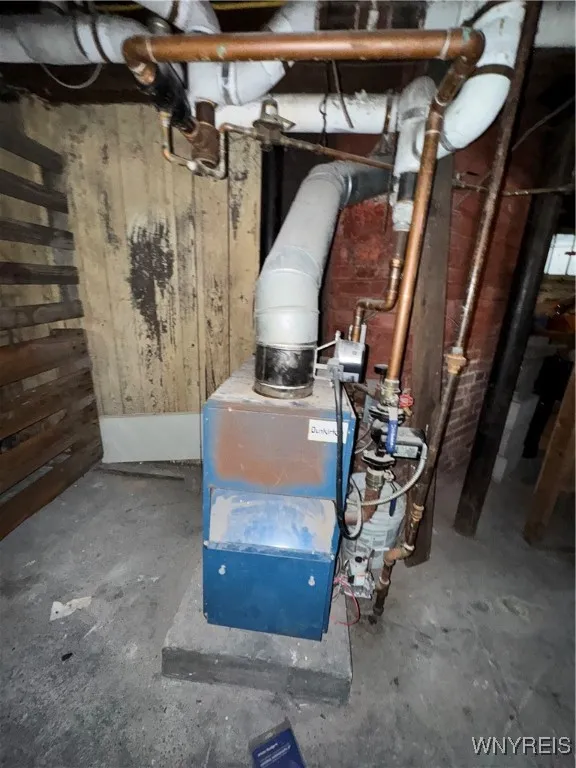 136 Longnecker Street, Buffalo, New York 14206, Buffalo, New York 14206, 6 Bedrooms Bedrooms, ,2 BathroomsBathrooms,Residential,Closed,136 Longnecker Street, Buffalo, New York 14206,0,B1587557