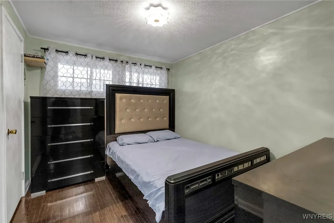 26 South Rossler Avenue, Cheektowaga, New York 142, Cheektowaga, New York 14206, 5 Bedrooms Bedrooms, 9 Rooms Rooms,2 BathroomsBathrooms,Residential,Closed,26 South Rossler Avenue, Cheektowaga, New York 142,0,B1587790