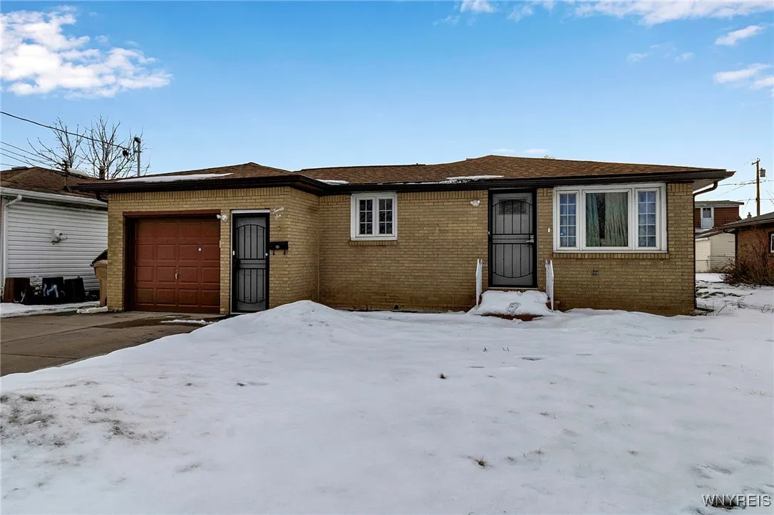 26 South Rossler Avenue, Cheektowaga, New York 142, Cheektowaga, New York 14206, 5 Bedrooms Bedrooms, 9 Rooms Rooms,2 BathroomsBathrooms,Residential,Closed,26 South Rossler Avenue, Cheektowaga, New York 142,0,B1587790