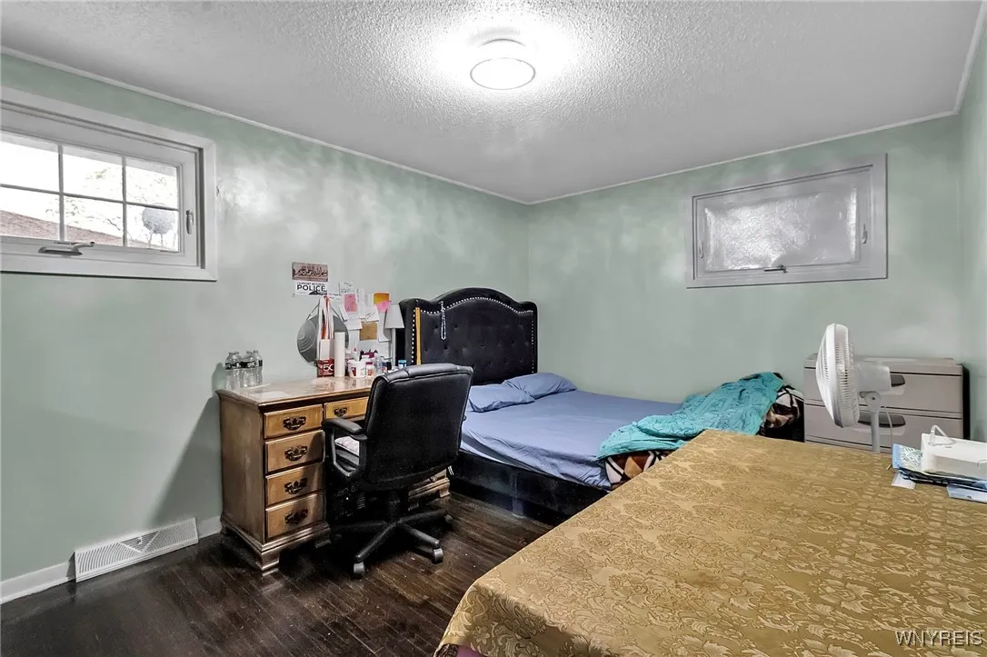 26 South Rossler Avenue, Cheektowaga, New York 142, Cheektowaga, New York 14206, 5 Bedrooms Bedrooms, 9 Rooms Rooms,2 BathroomsBathrooms,Residential,Closed,26 South Rossler Avenue, Cheektowaga, New York 142,0,B1587790