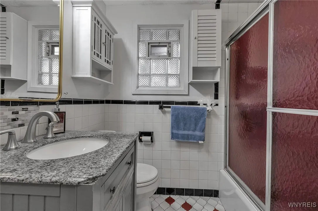 26 South Rossler Avenue, Cheektowaga, New York 142, Cheektowaga, New York 14206, 5 Bedrooms Bedrooms, 9 Rooms Rooms,2 BathroomsBathrooms,Residential,Closed,26 South Rossler Avenue, Cheektowaga, New York 142,0,B1587790