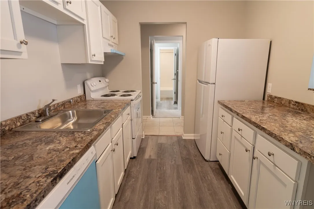 11 Robert Drive, Lancaster, New York 14086, Lancaster, New York 14086, 2 Bedrooms Bedrooms, 5 Rooms Rooms,1 BathroomBathrooms,Residential Lease,Closed,11 Robert Drive, Lancaster, New York 14086,0,B1587918