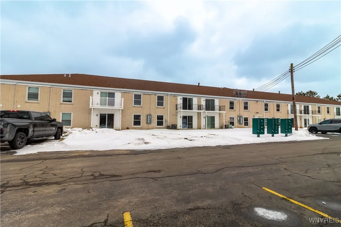 11 Robert Drive, Lancaster, New York 14086, Lancaster, New York 14086, 2 Bedrooms Bedrooms, 5 Rooms Rooms,1 BathroomBathrooms,Residential Lease,Closed,11 Robert Drive, Lancaster, New York 14086,0,B1587918