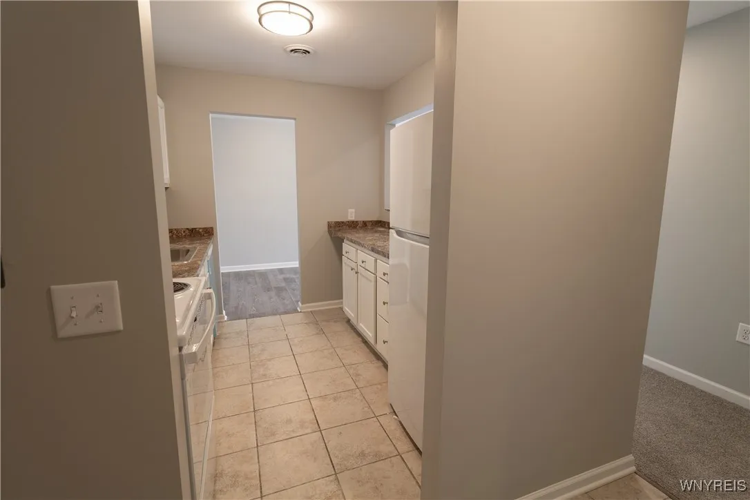 11 Robert Drive, Lancaster, New York 14086, Lancaster, New York 14086, 2 Bedrooms Bedrooms, 5 Rooms Rooms,1 BathroomBathrooms,Residential Lease,Closed,11 Robert Drive, Lancaster, New York 14086,0,B1587918
