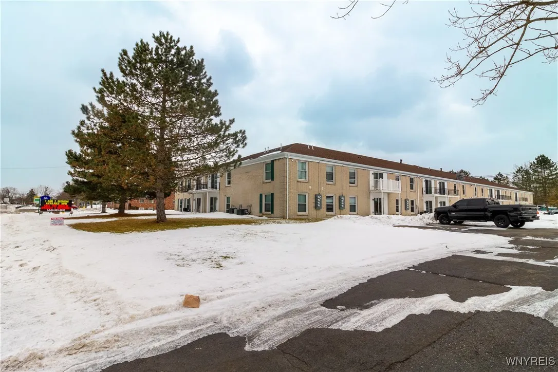 11 Robert Drive, Lancaster, New York 14086, Lancaster, New York 14086, 2 Bedrooms Bedrooms, 5 Rooms Rooms,1 BathroomBathrooms,Residential Lease,Closed,11 Robert Drive, Lancaster, New York 14086,0,B1587918